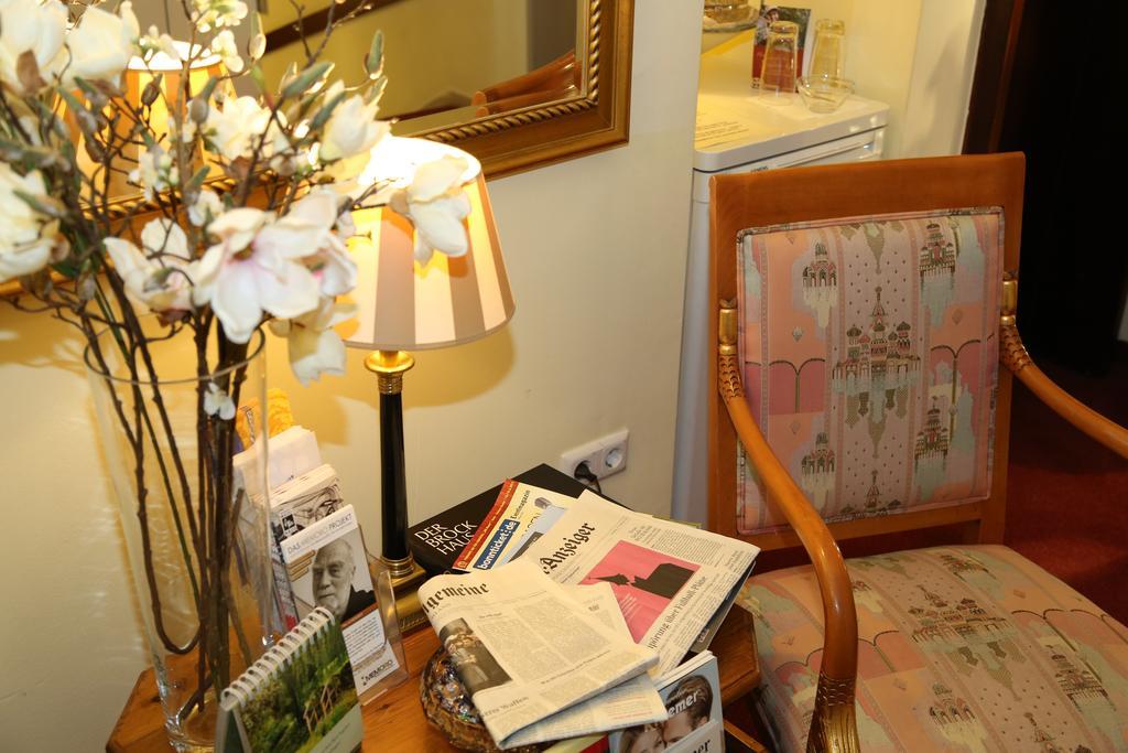 Hotel Loehndorf Бонн Экстерьер фото