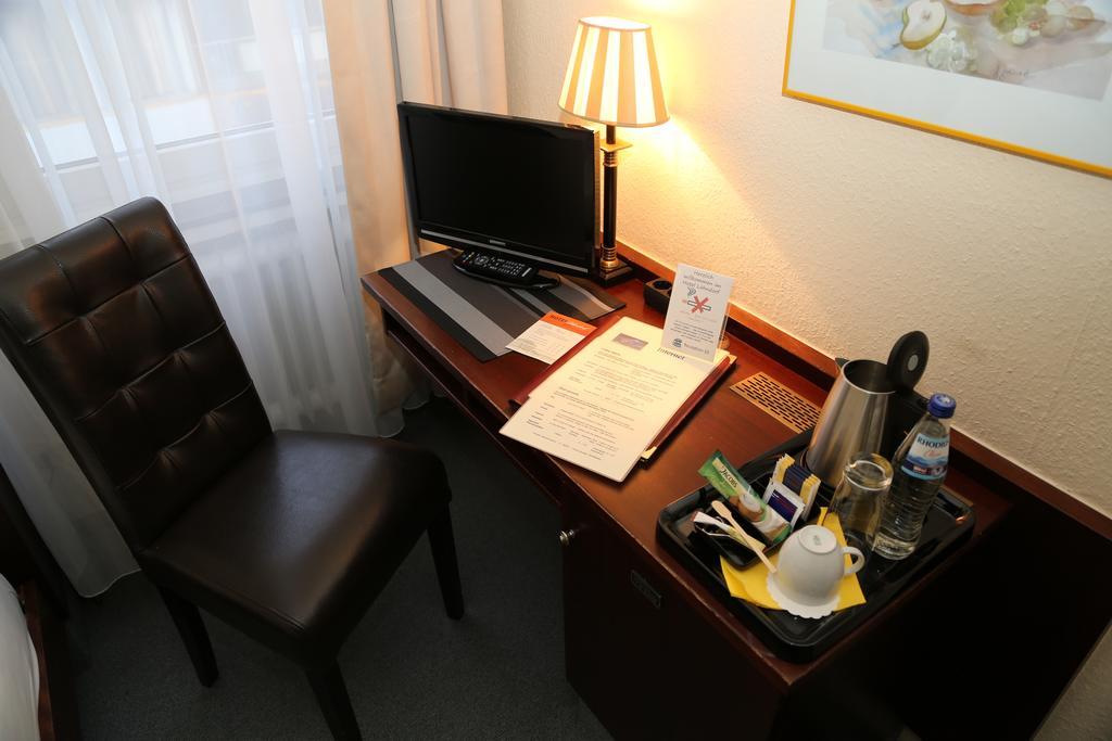 Hotel Loehndorf Бонн Номер фото