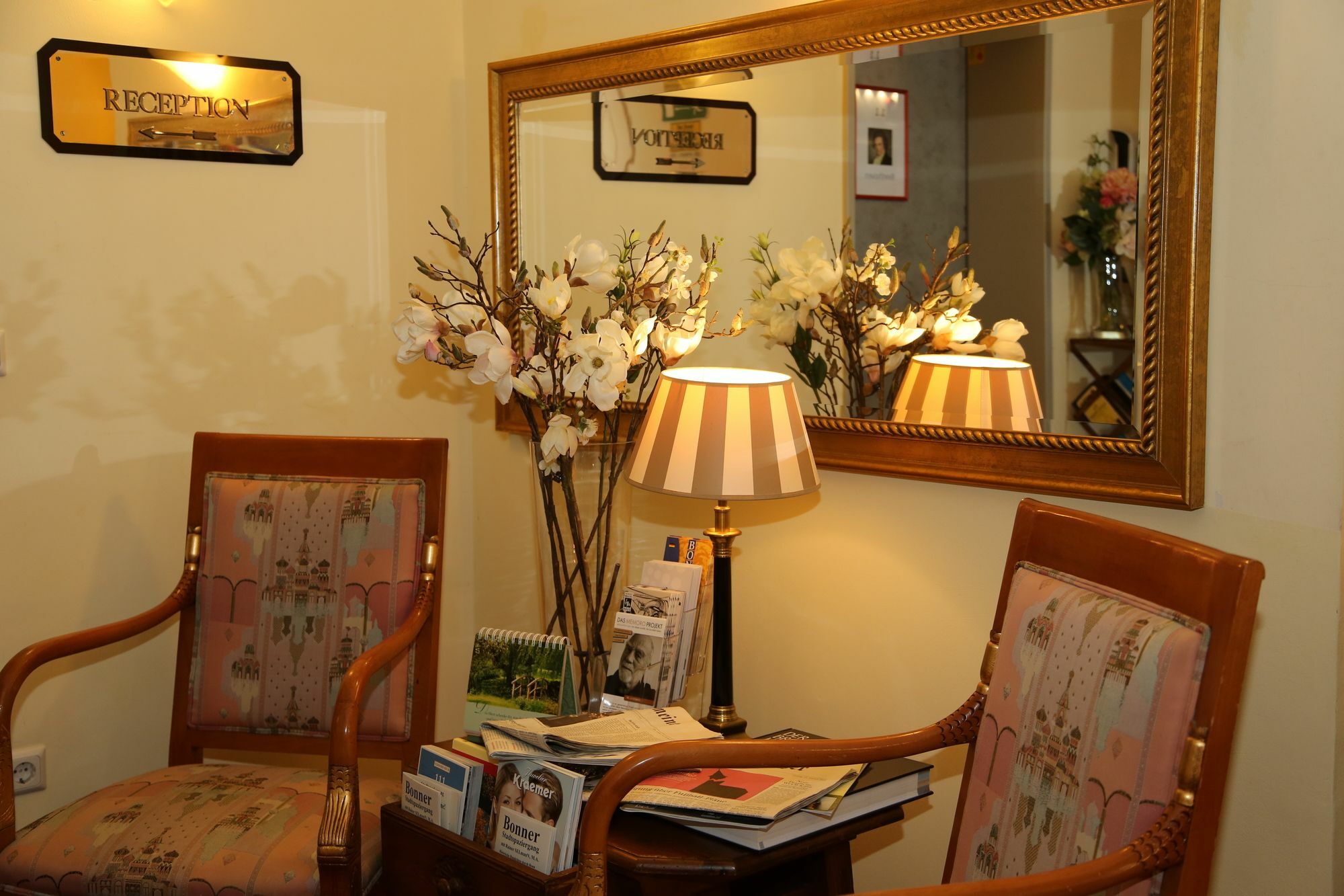 Hotel Loehndorf Бонн Экстерьер фото